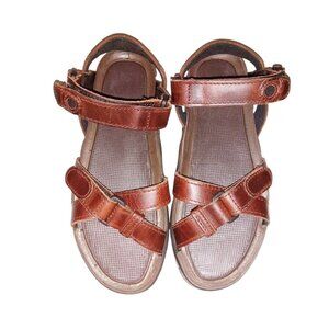 Timberland Women's Slip On Strappy Casual Brown Outdoor Hiking Sandals sz 6